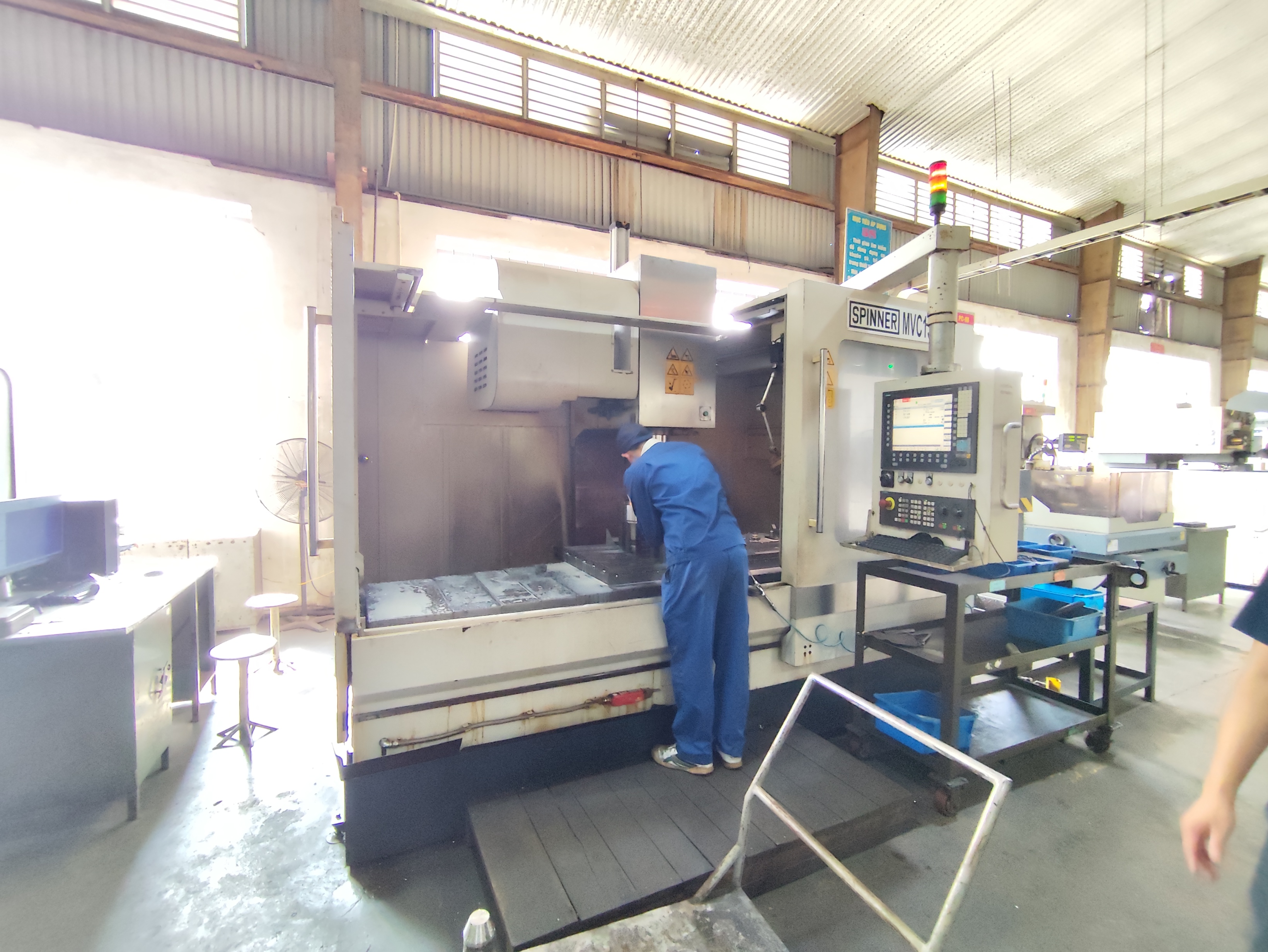 Milling machine 1.jpg